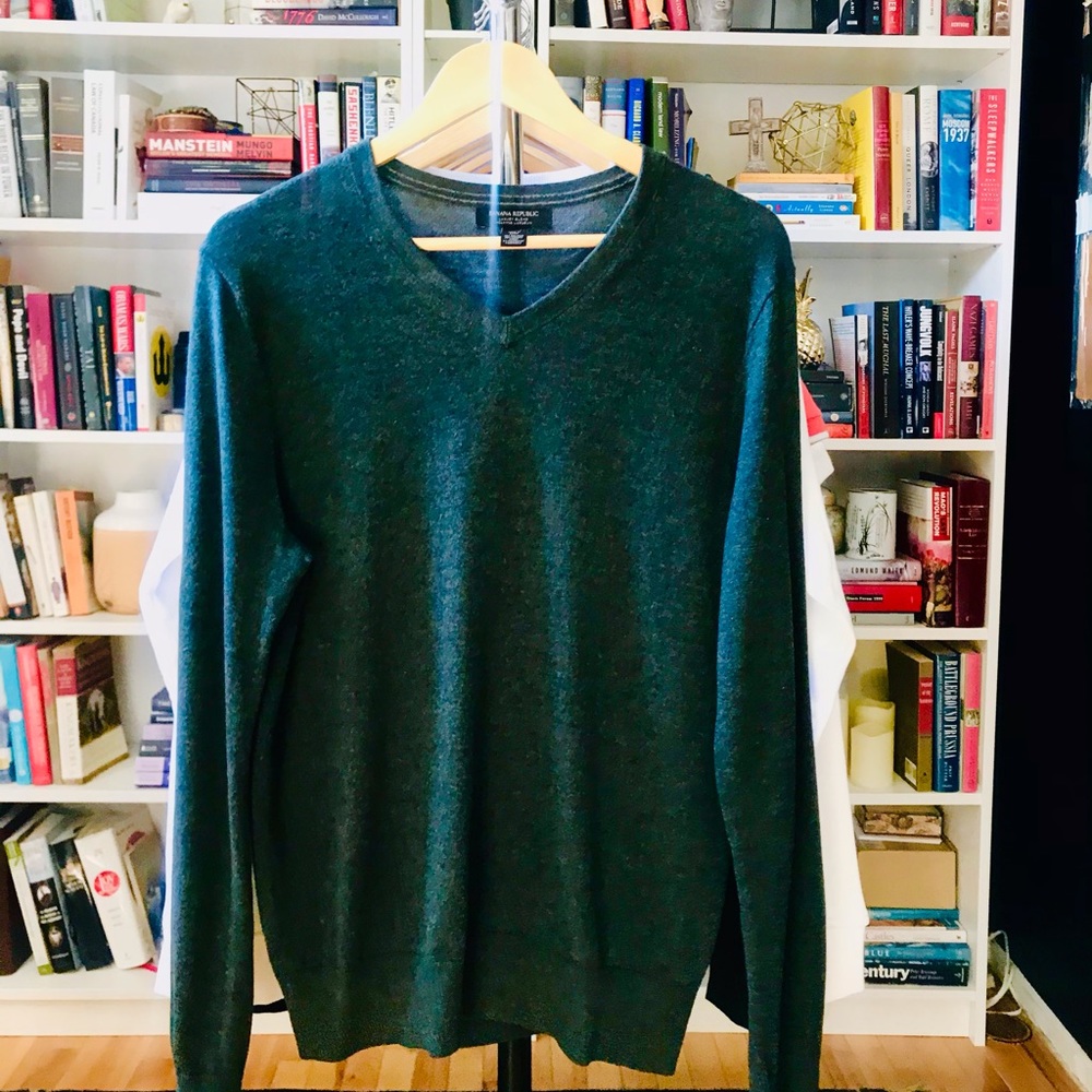 Banana Republic sweater Medium